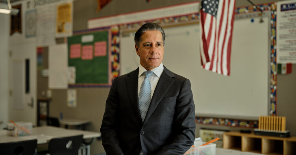 F.B.I. Raids Los Angeles Schools Chief’s Home and District Headquarters