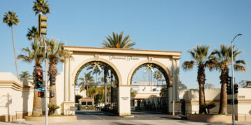 Netflix Backs Out of Bid for Warner Bros., Paving Way for an Ellison Takeover