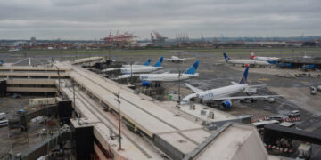 Woman Said to Be Arrested After Sneaking on to Plane, Again