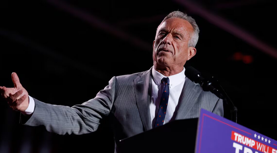 RFK Jr. Shamelessly Sucks Up to Republicans on Rogan’s Show