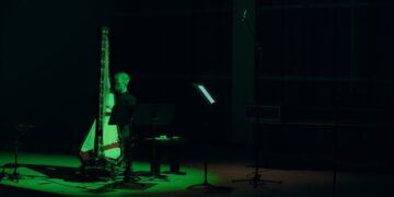 Review: A Harpist Merges Old and New, With Help From Friends