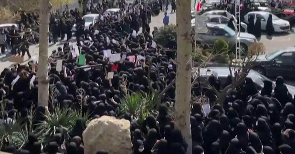 Iran’s Students, Undeterred After Deadly Crackdown, Are Protesting Again