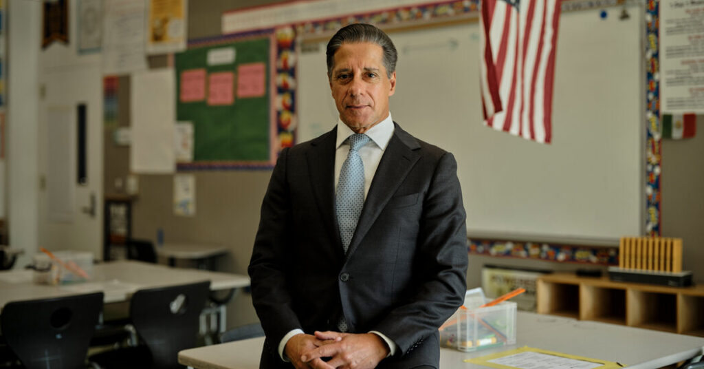 Los Angeles Schools Chief Is Placed on Leave Following F.B.I. Raid