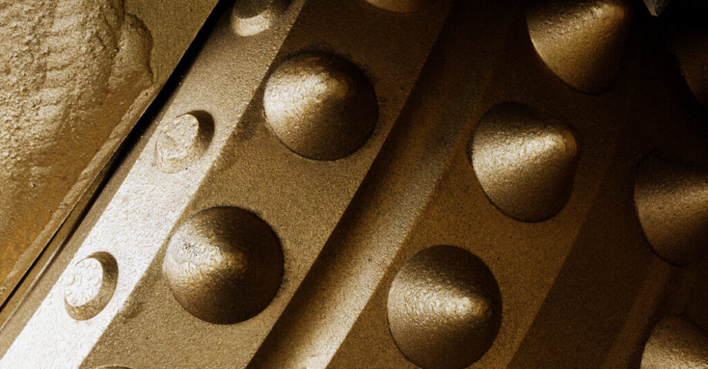 To Extract Hot Water From the Earth, a Plan to Pipe It In First