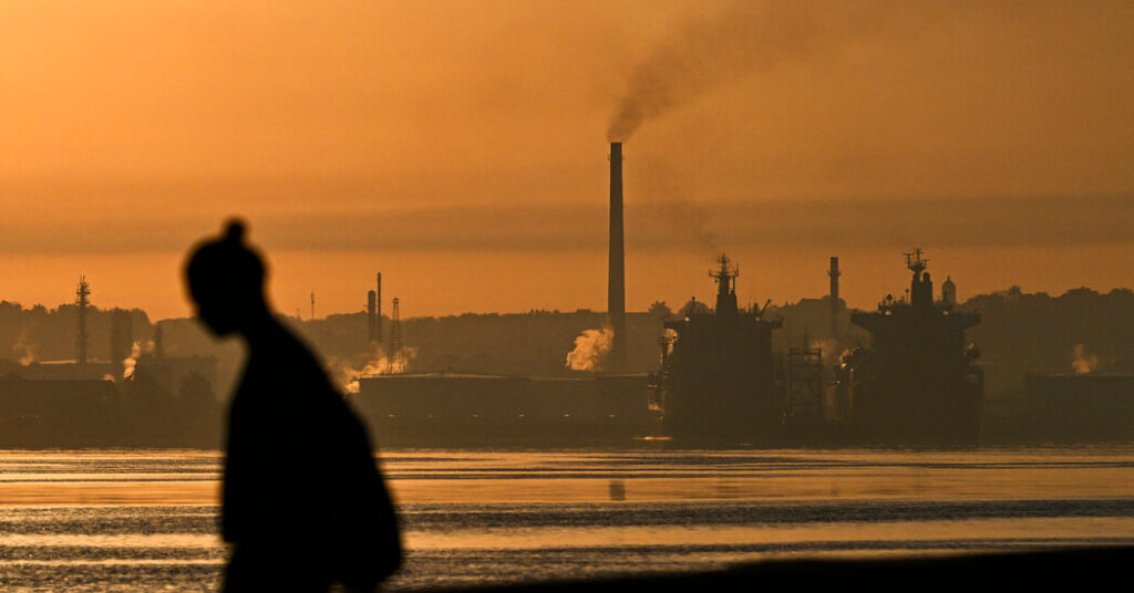 Trump Gives Green Light to Private Oil Sales to Cuba