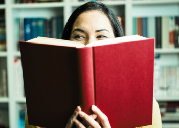 3 Romantasy Books to Read If You Love Enemies-to-Lovers