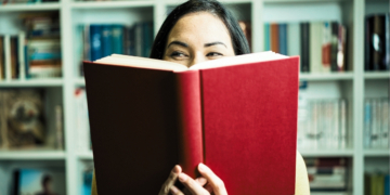 3 Romantasy Books to Read If You Love Enemies-to-Lovers