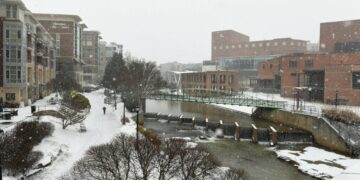 Winter Storm Hits the Carolinas, Bringing Dangerous Ice and Snow