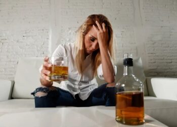 Dear Abby: My disabled friend is on the brink of homelessness while dealing with an alcoholic sister