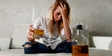 Dear Abby: My disabled friend is on the brink of homelessness while dealing with an alcoholic sister