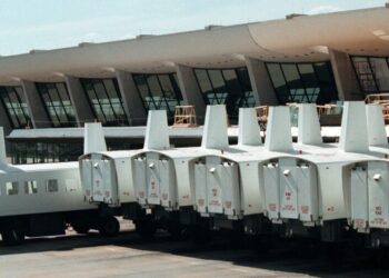 Trump moves to remake Dulles Airport, weighing redesign proposals