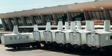 Trump moves to remake Dulles Airport, weighing redesign proposals