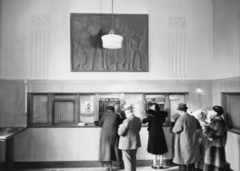 The disappearing art gallery in your post office