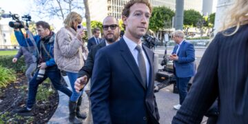 Billionaire Zuck Arrived at Landmark Trial in Ill-Fitting Suit
