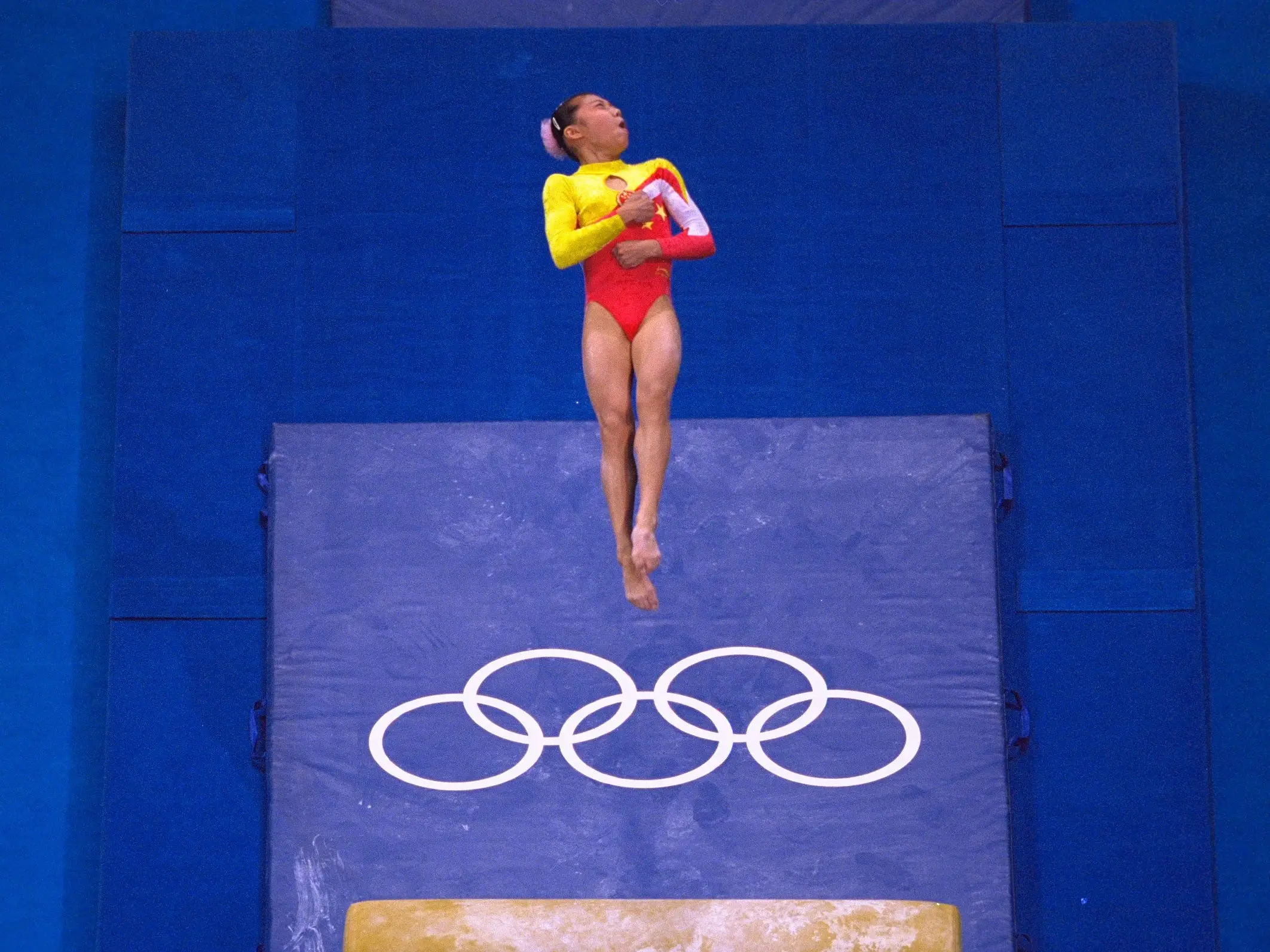 Dong Fangxiao performing at the 2000 olympics