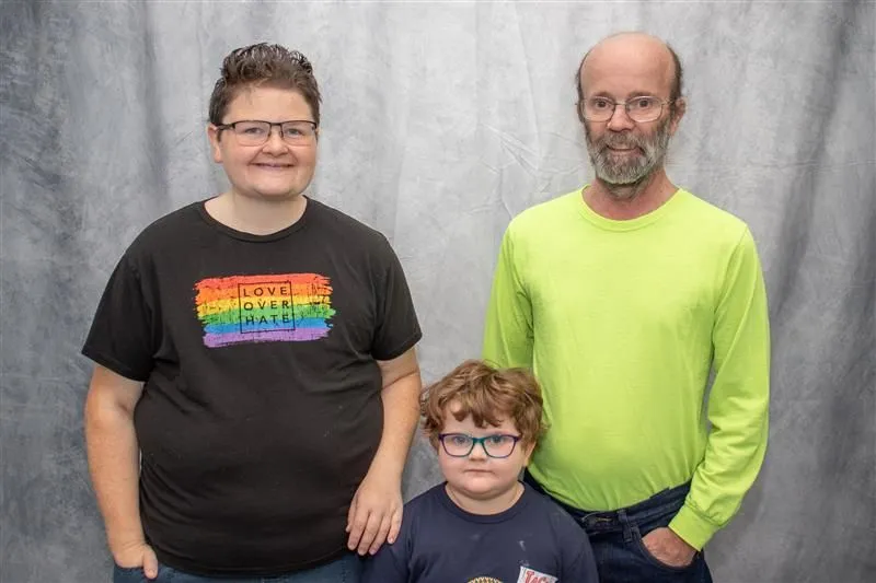 Pim with her parents Luke Anorak-Neill and Don Neill.