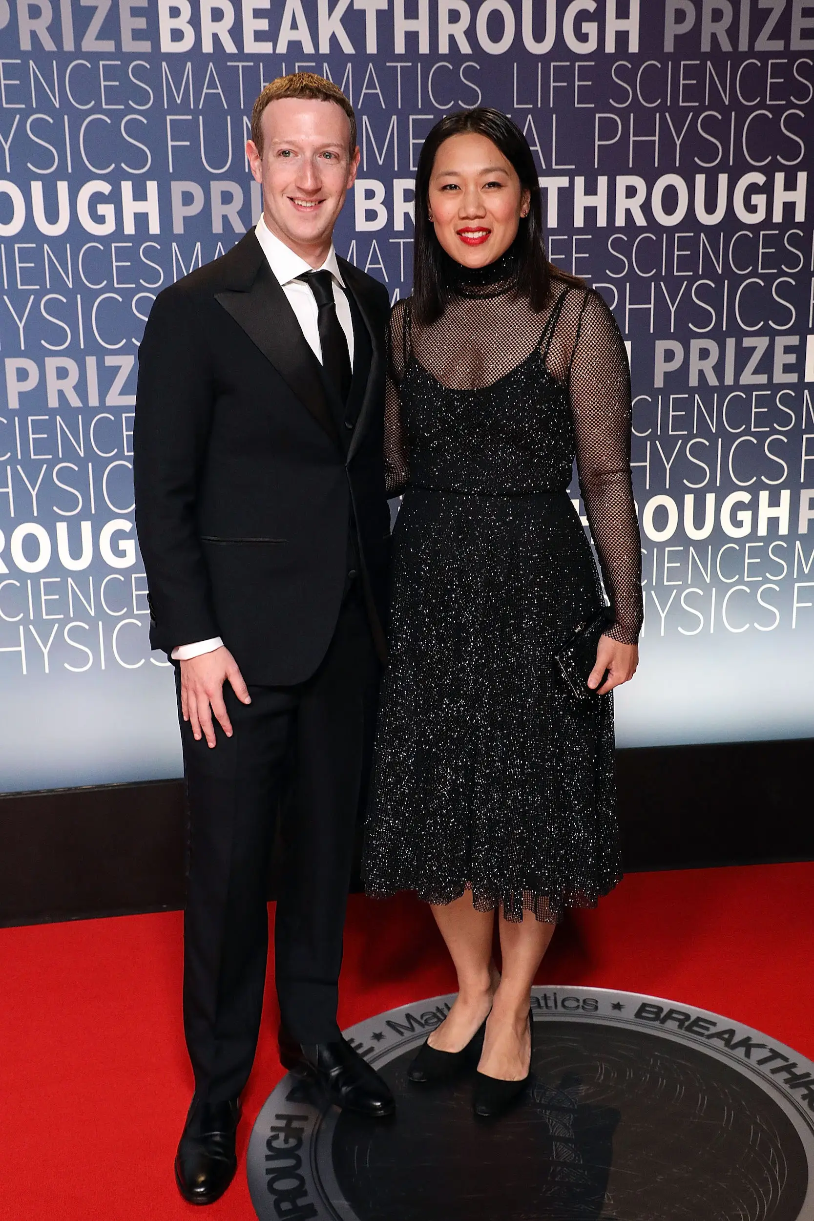 Mark Zuckerberg and Priscilla Chan attend the Breakthrough Prize ceremony in 2018.