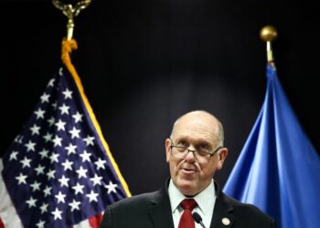 Border czar Tom Homan says 700 ICE and CBP officers are leaving Minneapolis