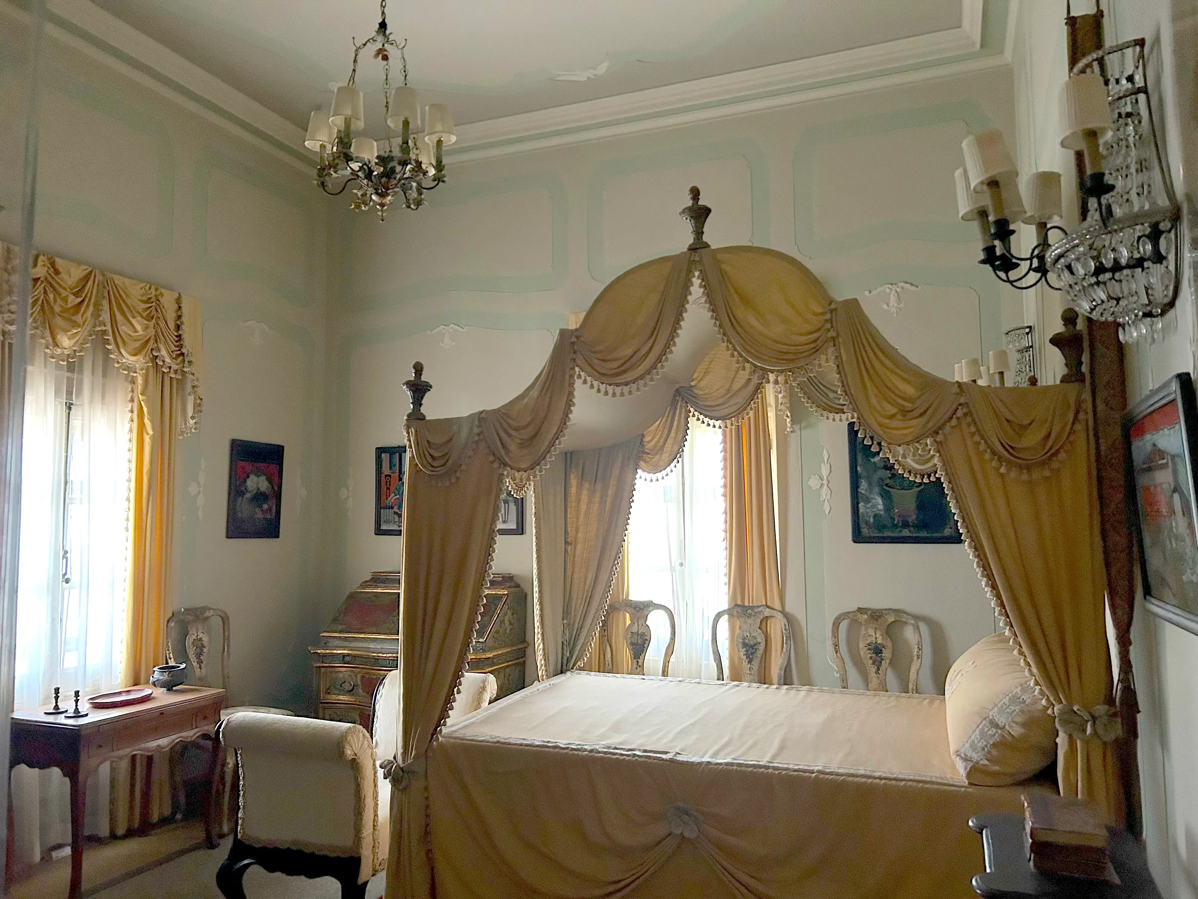 Giudecca upstairs guest room at vizcaya