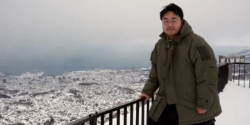 I’ve been a product manager at one of China’s biggest tech firms. Here’s how Chinese AI products are built differently.