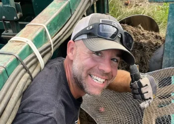 I was sick of never seeing my 6 kids. So I quit my Amazon job to become a tulip farmer.