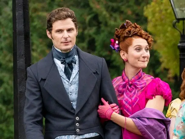 Lord Jack Featherington (Rupert Young), Prudence Featherington (Bessie Carter) and Lady Portia Featherington (Polly Walker).