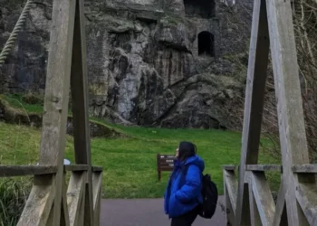 I spent a year traveling across Ireland on a budget. There were 4 spots I loved, and 2 that didn’t live up to the hype.