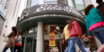 Eddie Bauer’s almost 200 North American stores are at risk of closure as its operator nears bankruptcy