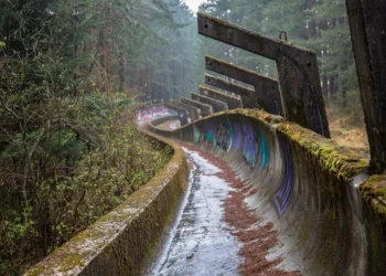 26 photos show how some Olympic venues are left abandoned after the games end