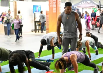 Kevin Hart works out like a pro athlete. His trainer says heavy lifting isn’t the key to staying shredded.