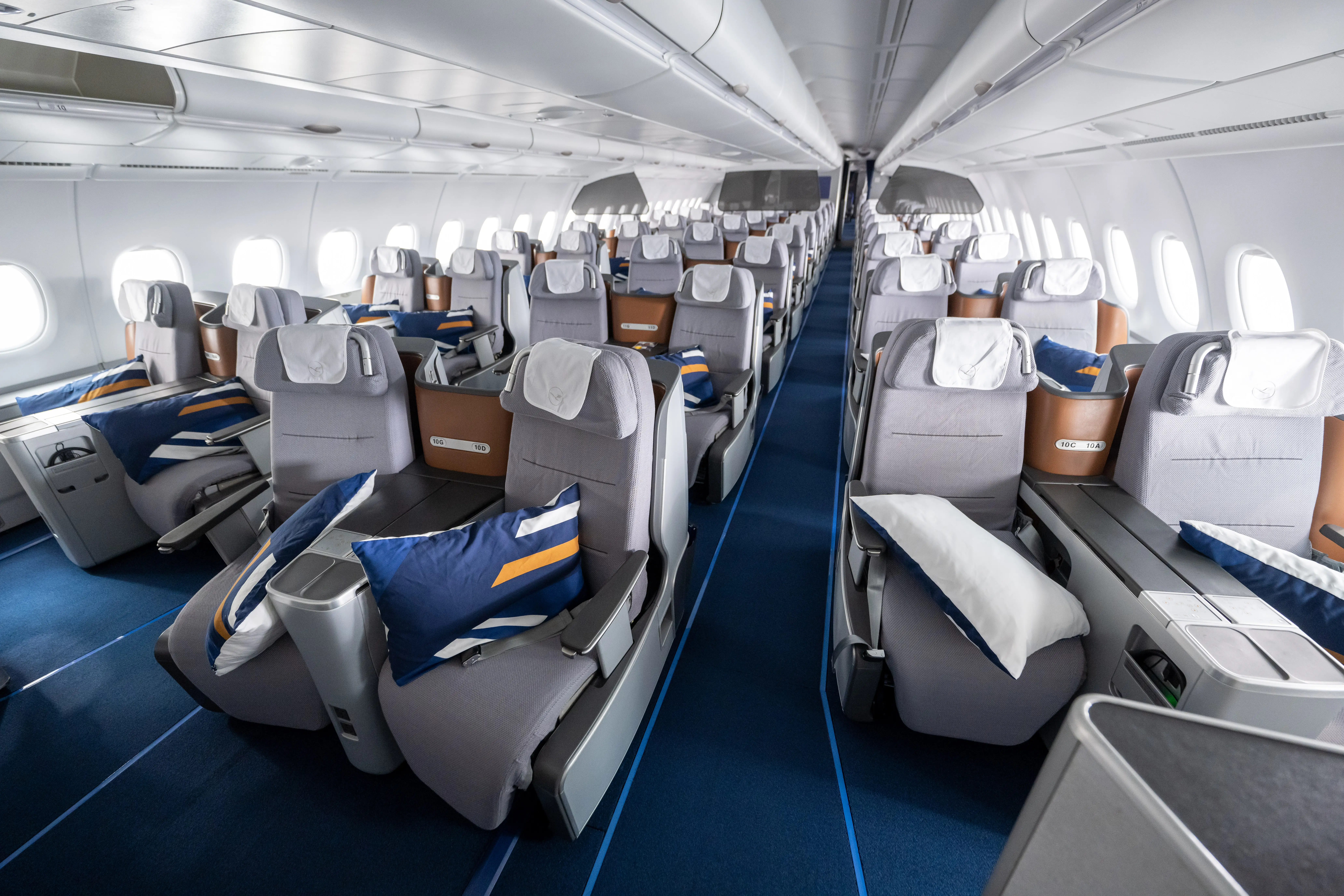 The 2-2-2 layout on the Lufthansa A380.