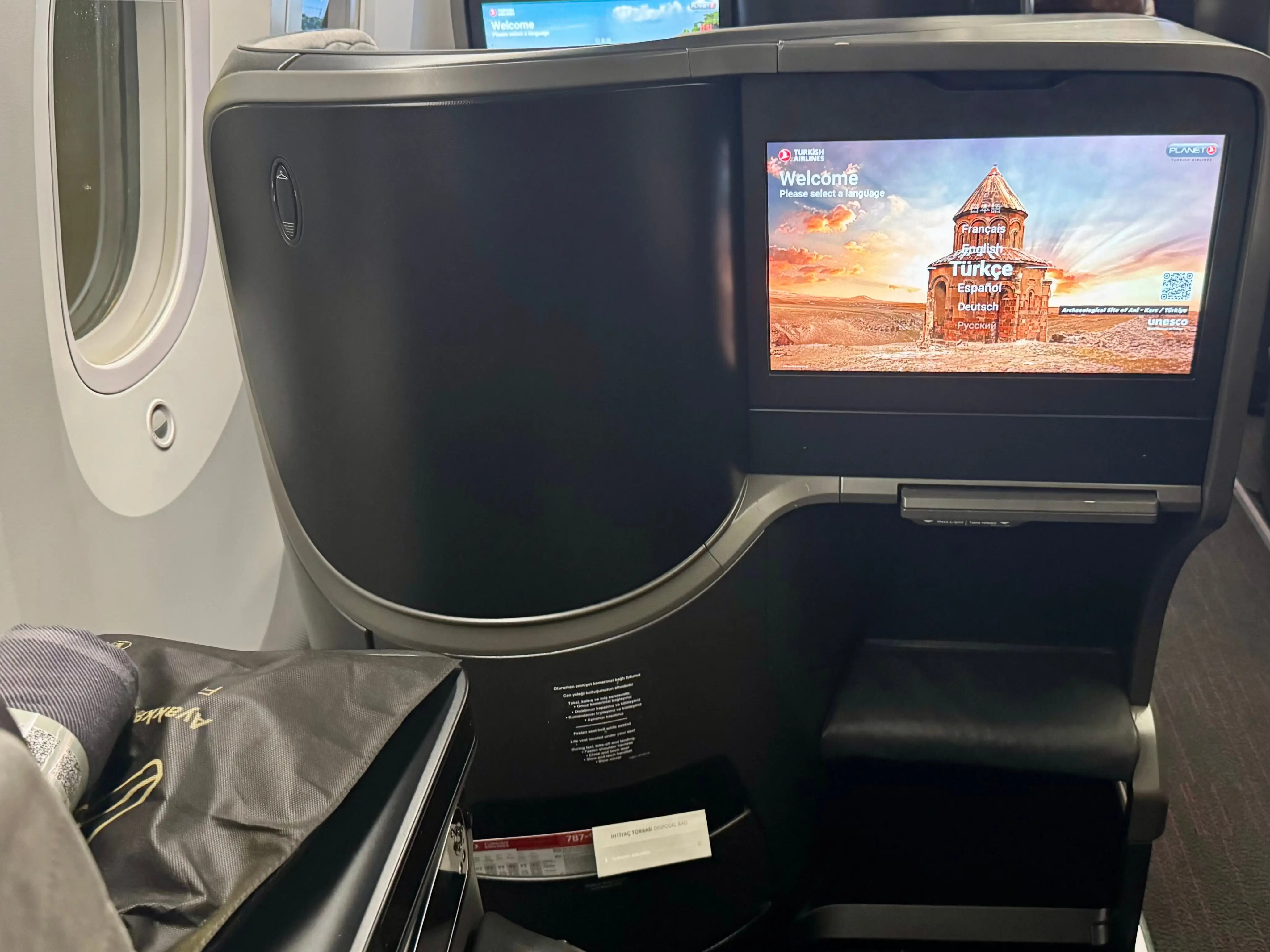 The line of business class seats on Turkish 787.