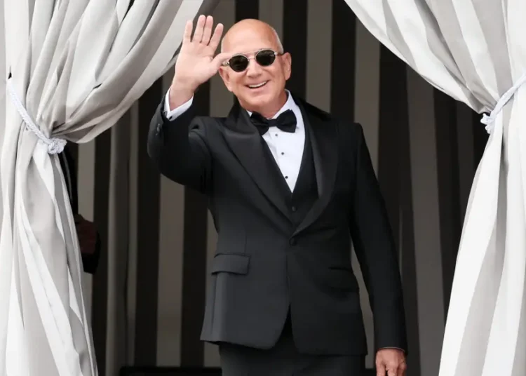 Jeff Bezos made a mess at the Washington Post. It’s up to him to fix it.