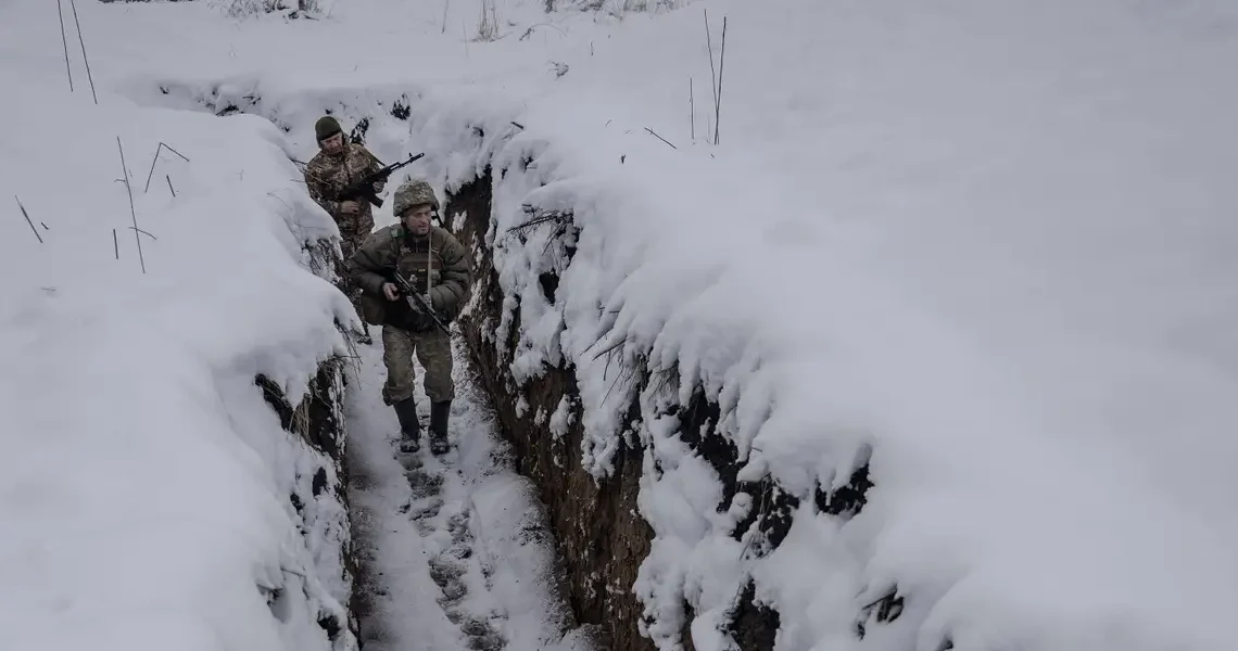 Power banks, body warmers, and antifreeze: Ukrainian troops tell us how they survive deep winter out in the trenches