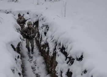 Power banks, body warmers, and antifreeze: Ukrainian troops tell us how they survive deep winter out in the trenches
