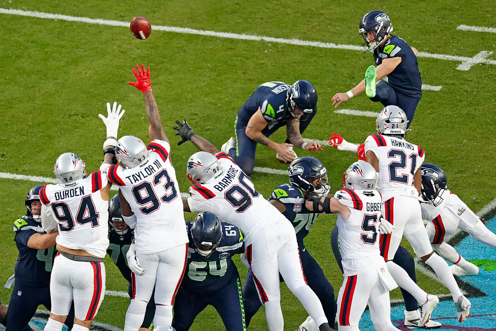 Jason Myers kicks a field goal in Super Bowl LX.