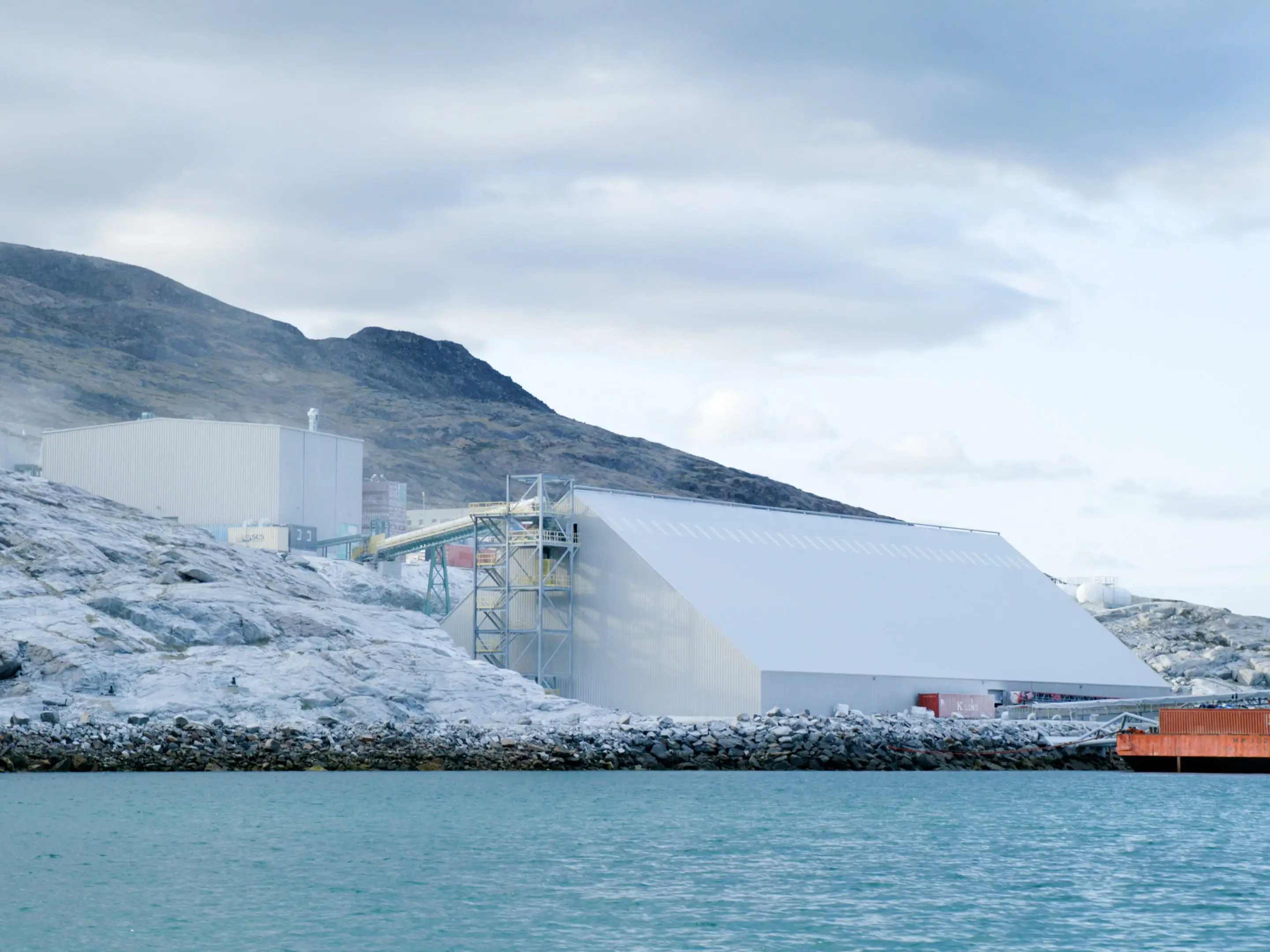Mining facilities at Lumina.