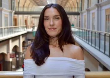 A Gen Zer drained her savings building a startup. A 6-figure job at Meta helped her start over — then she quit.