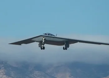 The US Air Force needs to buy hundreds of sixth-gen fighters and bombers to be ready for a China fight, airpower experts say