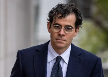 Instagram’s top exec grilled about his pay at social media addiction trial