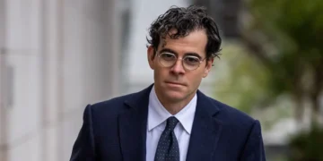 Instagram’s top exec grilled about his pay at social media addiction trial