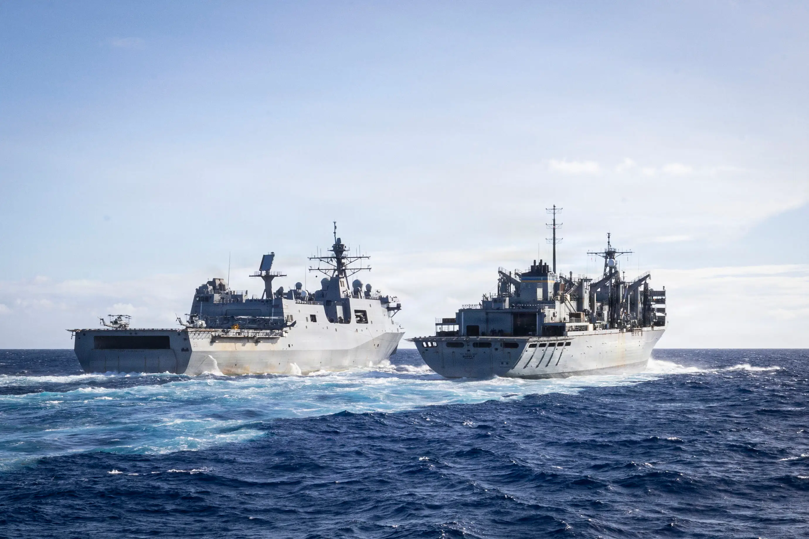 Ticonderoga-class guided-missile cruiser USS Gettysburg prepares to steam alongside Supply-class fast combat support ship USNS Supply and San Antonio-class amphibious transport dock USS Fort Lauderdale (LPD 28), in the Caribbean Sea, January 29, 2026.
