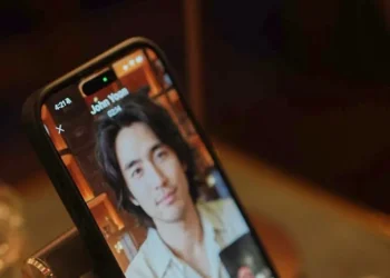 Mocktails, potato balls, and 10 bots: My cringe Valentine’s date at the AI companion wine bar