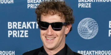 Meta apparently thinks we’re too distracted to care about facial recognition and Ray-Bans