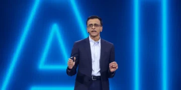 Snowflake’s CEO says software giants risk becoming a ‘dumb data pipe’ to AI models