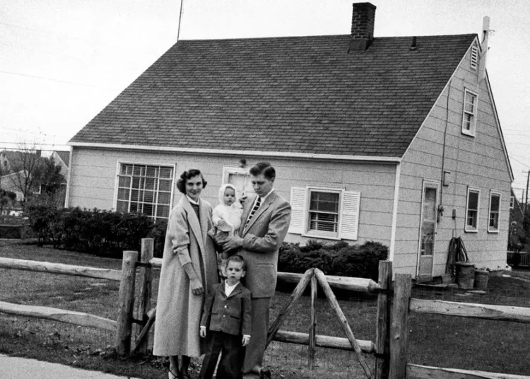 Take a walk through America’s first 1950s suburb in 25 vintage photos