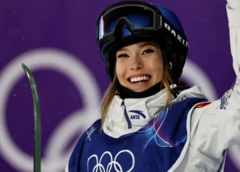 Olympic skier Eileen Gu shut down a reporter’s ‘ridiculous perspective’ when asked if her 2 silver medals are ‘2 golds lost’