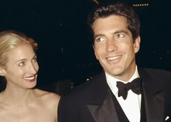 11 of Carolyn Bessette-Kennedy’s best fashion moments