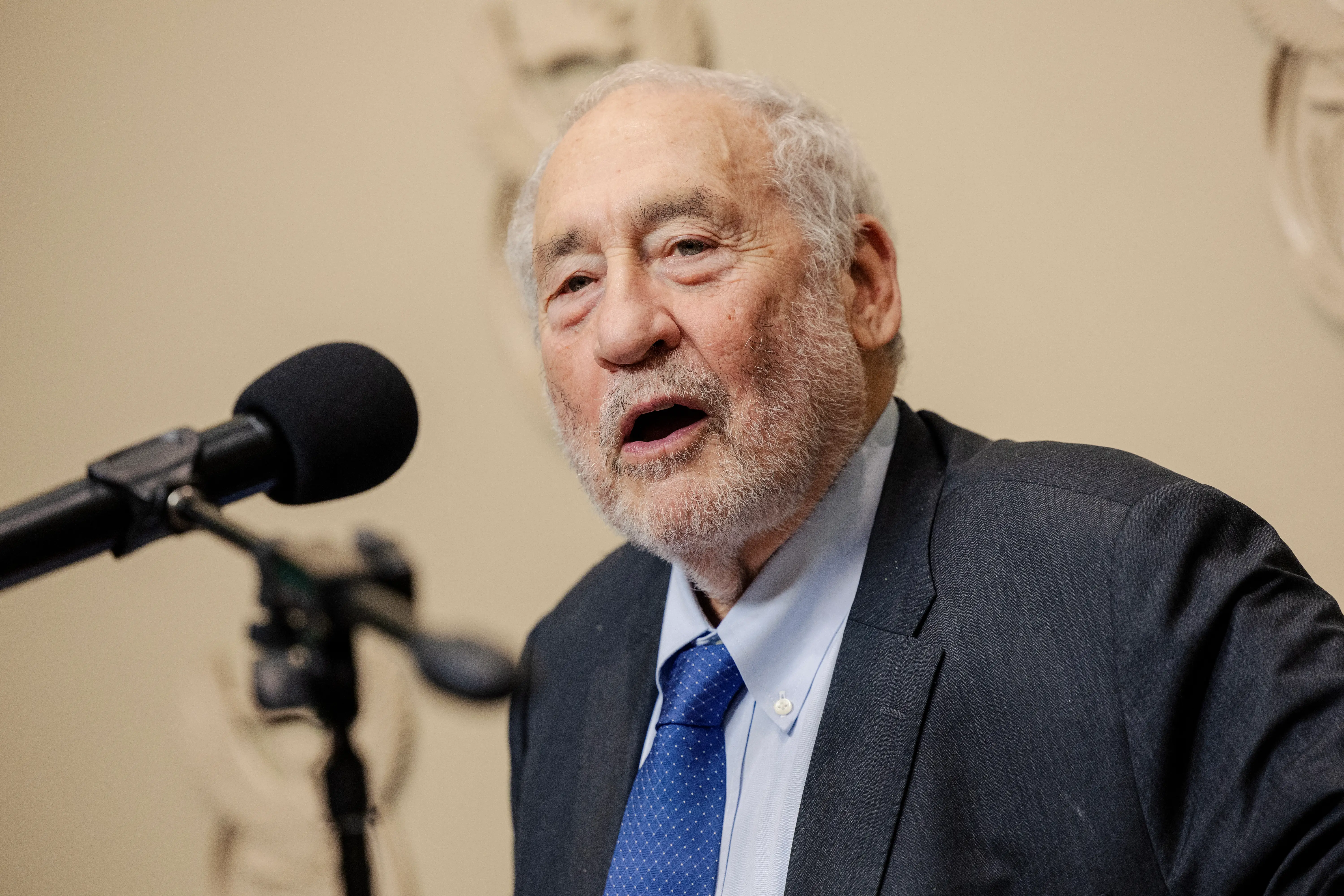 Nobel economist Joseph Stiglitz speaking at an event