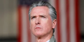 Democrats demand that Trump issue $1,700 tariff refunds to Americans after the Supreme Court ruling